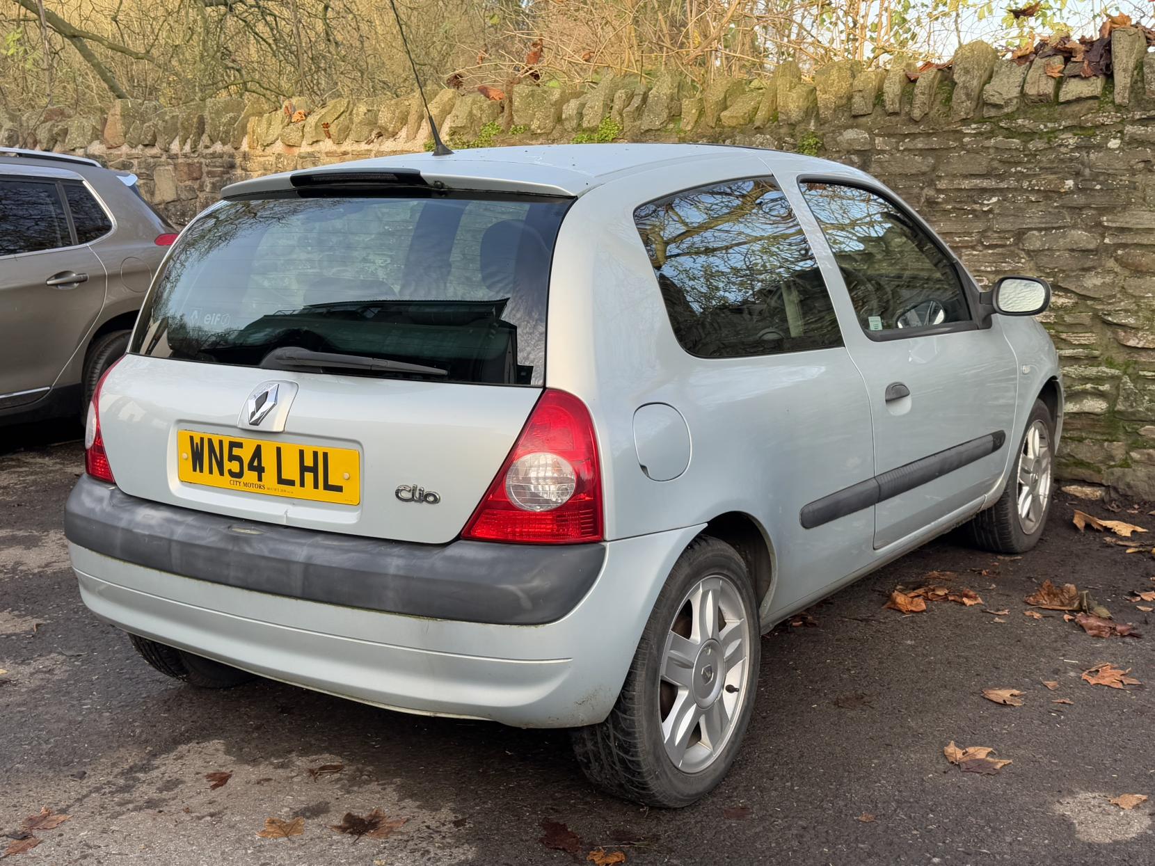 Renault Clio 1.2 16v Dynamique Hatchback 3dr Petrol Manual (139 g/km, 75 bhp)