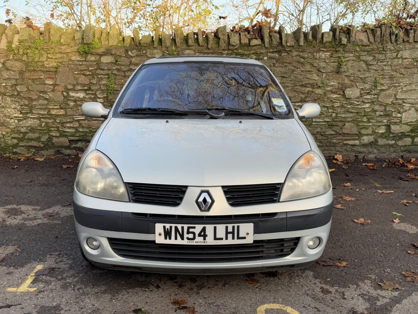 Renault Clio 1.2 16v Dynamique Hatchback 3dr Petrol Manual (139 g/km, 75 bhp)