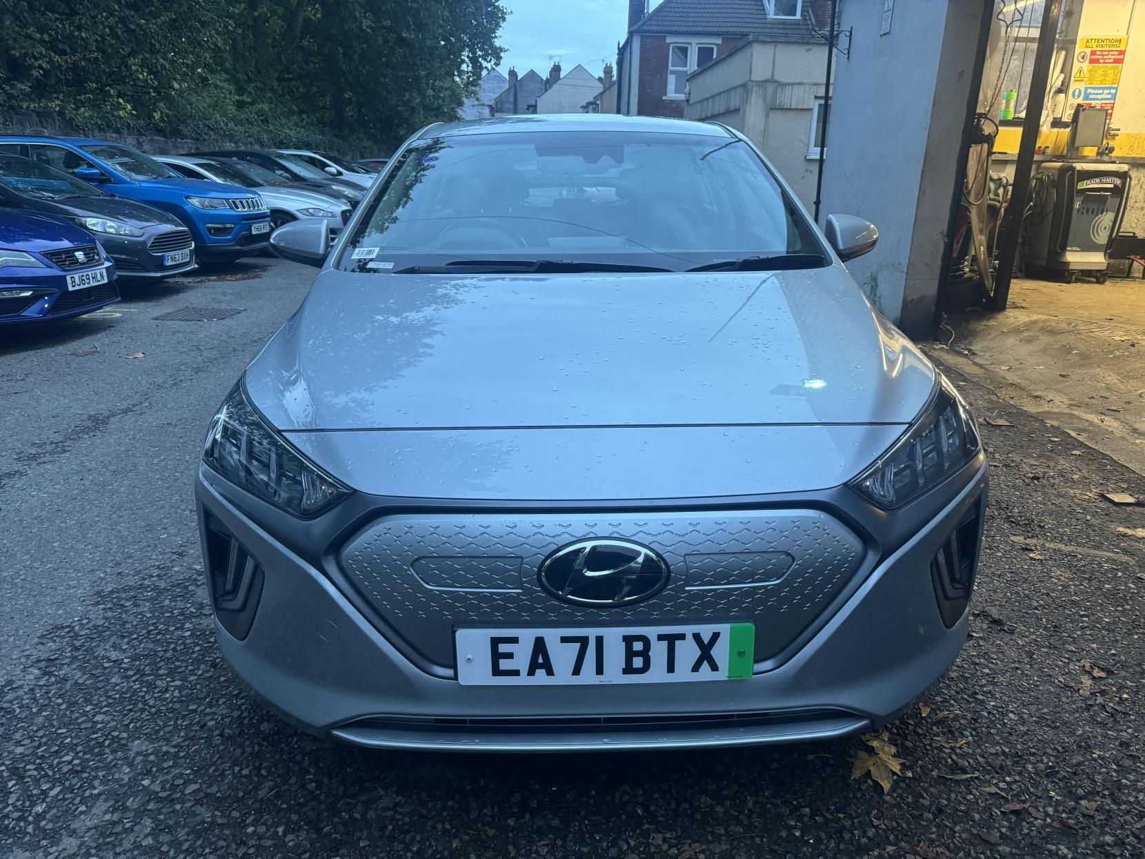 Hyundai IONIQ 38.3kWh Premium Hatchback 5dr Electric Auto (136 ps)