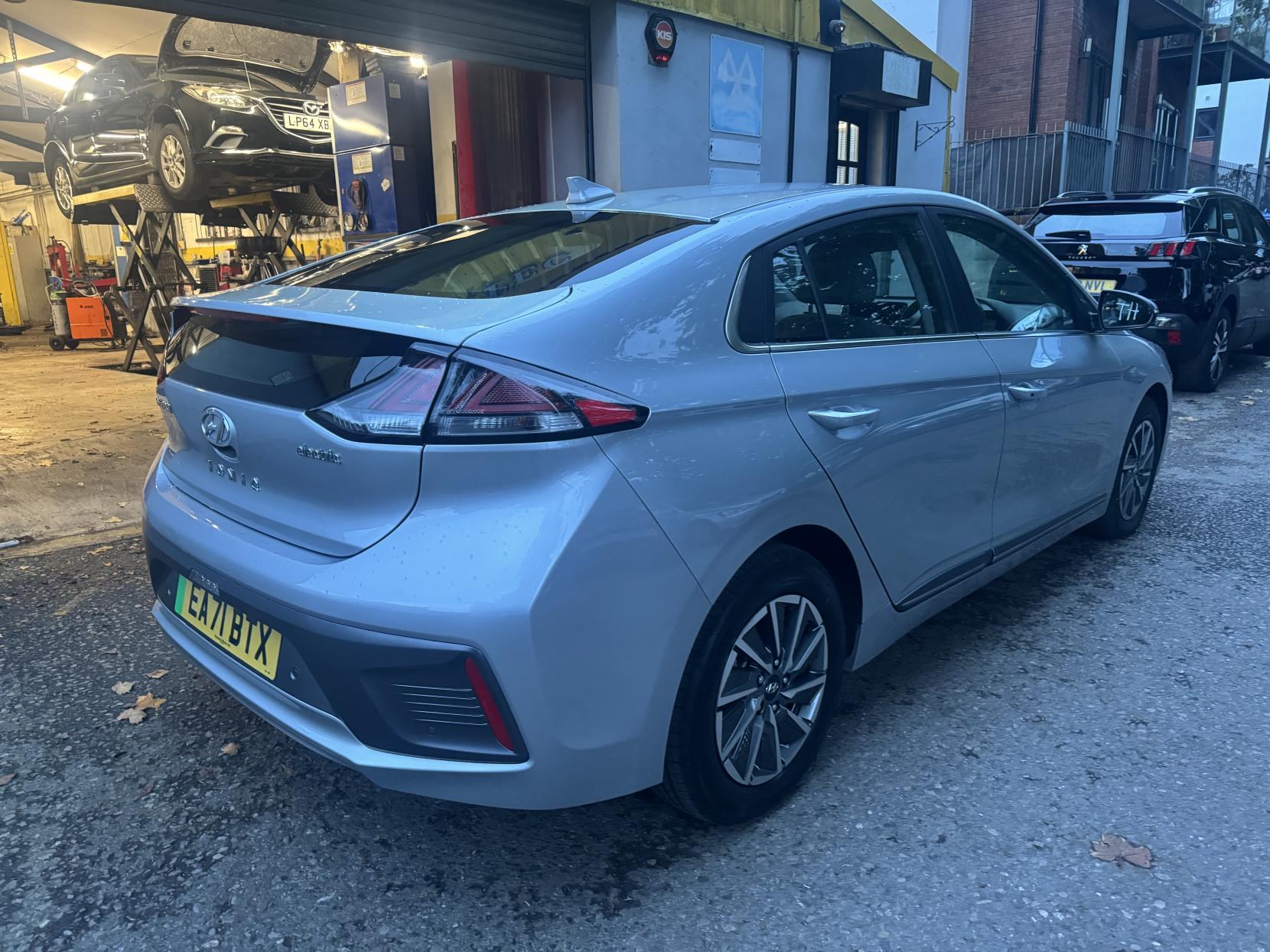 Hyundai IONIQ 38.3kWh Premium Hatchback 5dr Electric Auto (136 ps)