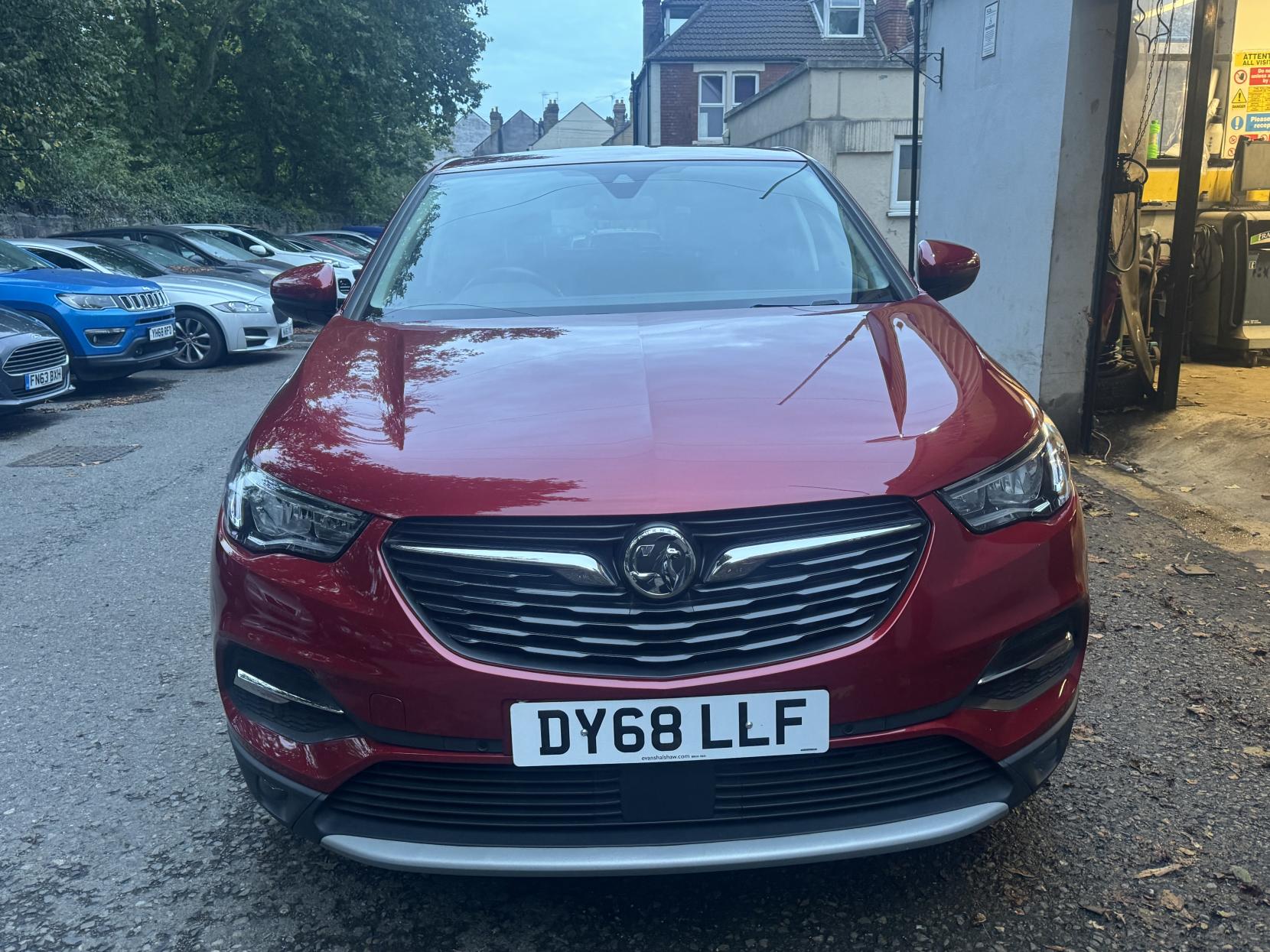 Vauxhall Grandland X 1.2 Turbo Sport Nav SUV 5dr Petrol Manual Euro 6 (s/s) (130 ps)